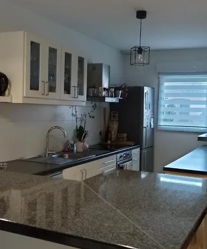 A 8kms Du Circuit Des 24 H Du Mans 홈스테이 Moncé-en-Belin